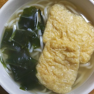 味付き揚げとわかめのおうどん